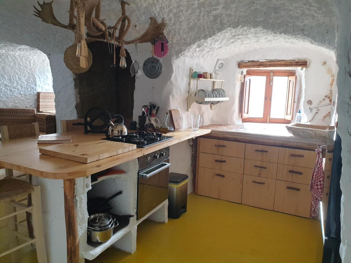 Creatively Designed Cavehouse With Jacuzzi Villa Gorafe Exterior photo