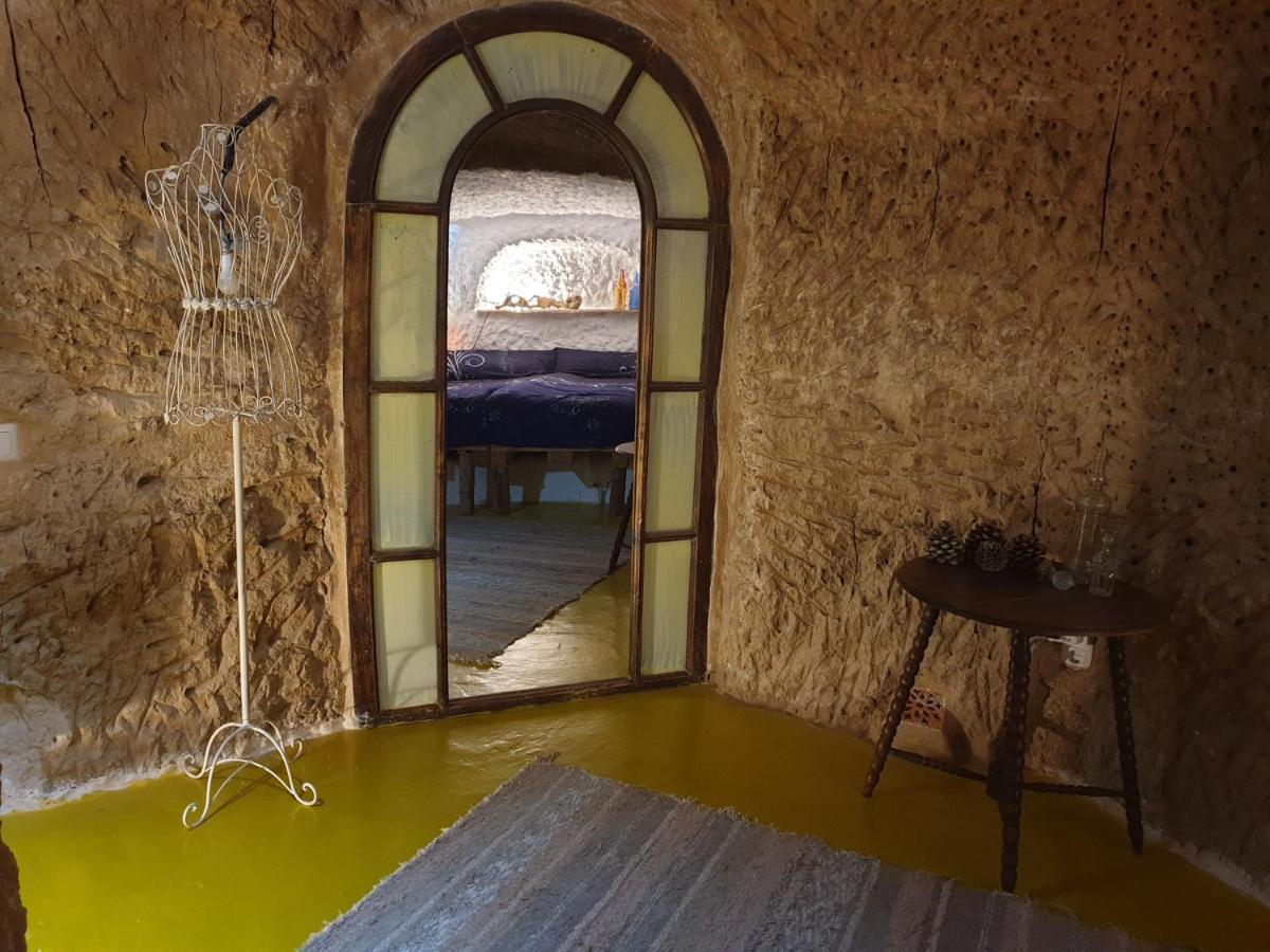 Creatively Designed Cavehouse With Jacuzzi Villa Gorafe Exterior photo