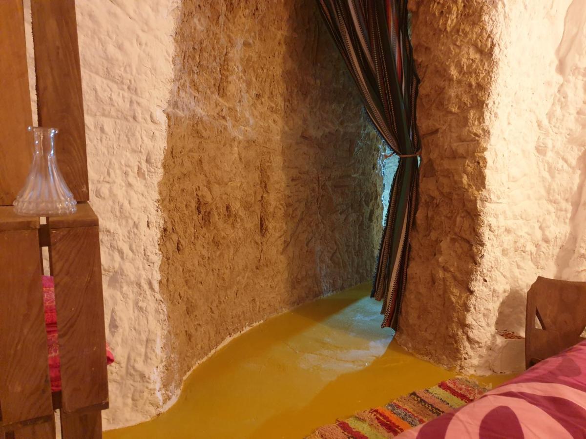 Creatively Designed Cavehouse With Jacuzzi Villa Gorafe Exterior photo